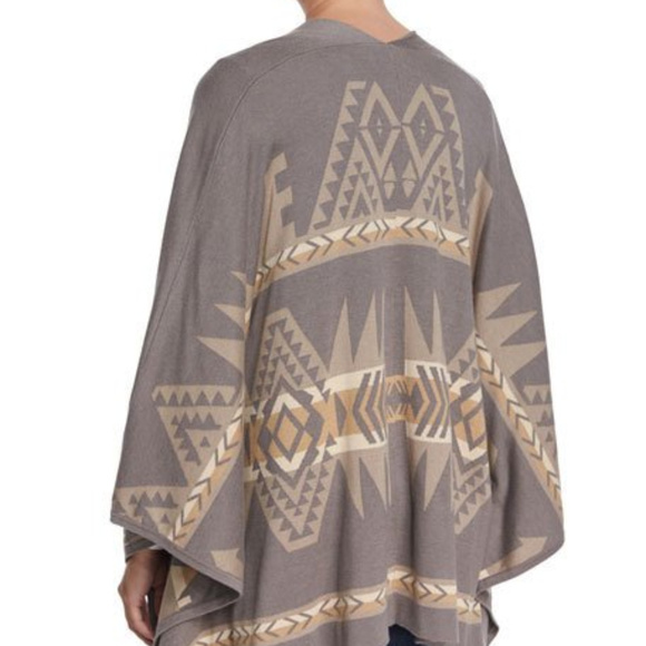 🥳HOST PICK🥳Neiman Marcus Jacquard SantaFe Poncho - Picture 2 of 2